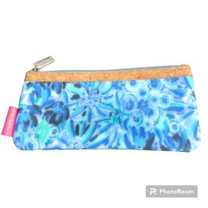 Lilly Pulitzer Iris Blue Lion Clutch Purse Sunglasses Cosmetic Travel Zipper Bag